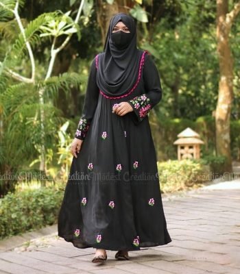 Black Embroidery Round Abaya